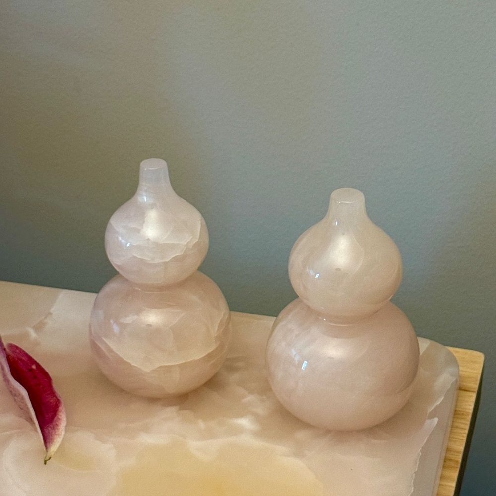 Elegant Cream Double Gourd Vase Set